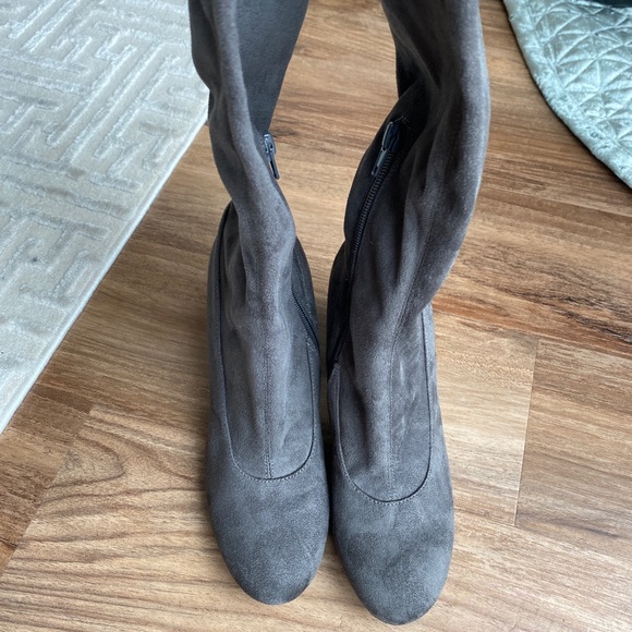 Marc Fisher over the knee boot - Picture 3 of 3